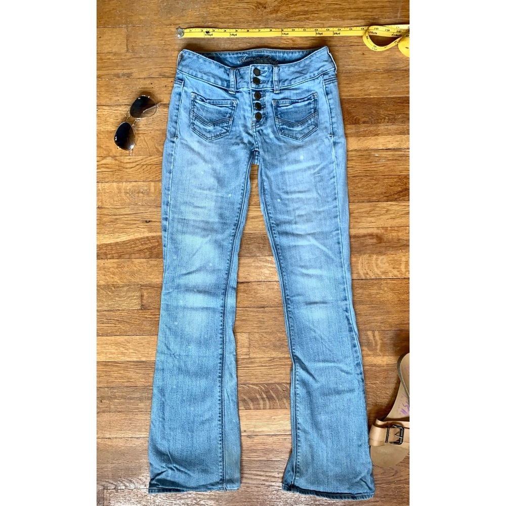 American Eagle / Button Up / Flare / Light Wash Jeans Size 0